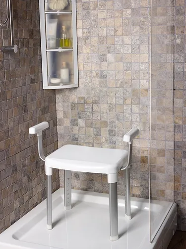 Bischof Duschhocker - Rutschfester Duschstuhl für Sicherheit - Behinderten-Bedarf, ergonomisch geformt und höhenverstellbar für optimalen Komfort, ideal für bewegungseingeschränkte Personen in der Dusche.