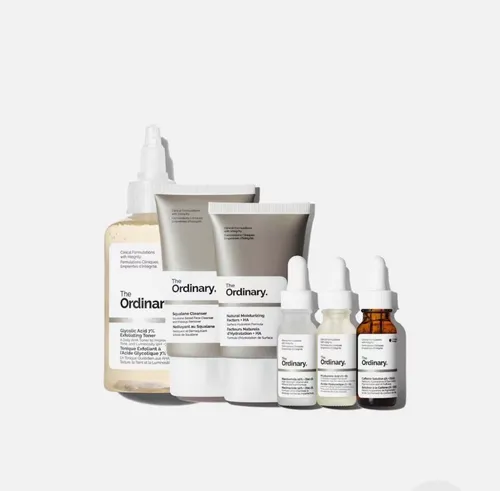 The Ordinary The Mini Discovery Set Geschenkset - Hautpflegeset mit Bestsellern, ideal als luxuriöses Weihnachtsgeschenk. Enthält Gesichtsseren, Reinigung und Augenpflege für strahlende Haut.