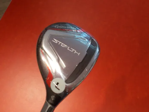 TaylorMade Stealth Rescue Damen Golfschläger - Innovativer Hybrid-Golfschläger mit Carbon-Krone für verbesserten Ballstart und Stabilität. Ideal für Spieler aller Leistungsklassen, um präzise Schläge zu erzielen.