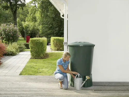 Garantia Regentonne 210 l - Robuster Vorratsbehälter - Die Garantia Regentonne 210 l bietet eine praktische Lösung zur Regenwasserspeicherung. Mit ihrem stabilen Design ist sie ideal für den Garten und trägt zur nachhaltigen Nutzung von Wasser bei.