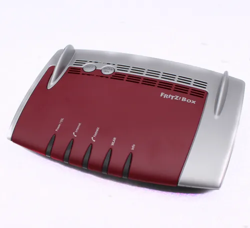 AVM FRITZ!Box 7490 - Hochgeschwindigkeits WLAN Router - Modem-Router-Kombination mit 1.300 Mbit/s (5 GHz) und 450 Mbit/s (2,4 GHz), unterstützt WLAN-Mesh und DECT-Basisstation für bis zu 6 Telefone, ideal für schnelles und flexibles Internet im ganzen Haus.