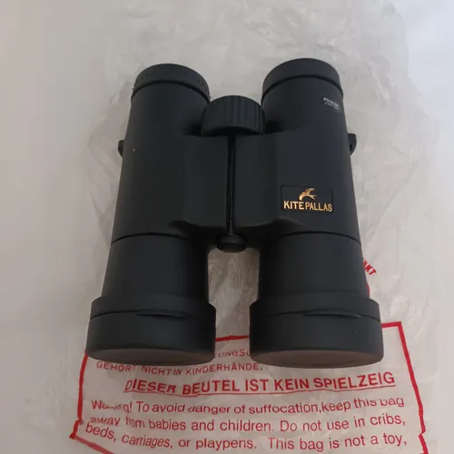 Kite Optics VIREO 8X24 Fernglas - Kompaktes 8x24 Fernglas für Sport und Jagd, ausgestattet mit Objektivschutz für zuverlässige Nutzung unterwegs.
