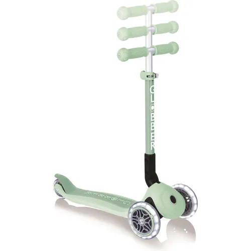 Globber Junior Foldable Lights Eco 3-Wheels-Scooter - Pistazie - Roller für Kinder von 2 bis 6 Jahren, nachhaltig aus recycelten Materialien, mit batterielosen LED-Leuchträdern und patentiertem Klappmechanismus für einfachen Transport.