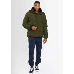 Alessandro Salvarini Herren Winterjacke AS-326 mit Teddyfell - Sportliche Eleganz trifft auf funktionale Wärme. Die wasserabweisende Winterjacke bietet ein weiches Teddyfell-Innenfutter, praktische Taschen und eine abnehmbare Kapuze – ideal für kalte Tage.