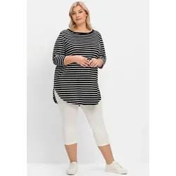 Sheego Longshirt in Große Größen mit Nacken-Reißverschluss - Sportliches Rundhalsshirt in schwarz-weiß mit gestreiftem Design, figurumspielender Passform und praktischem Nacken-Reißverschluss für optimalen Tragekomfort.