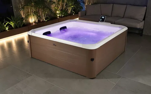 MSpa Whirlpool AMBER AERO PLUS 2026 XXL mit App und LED - Erleben Sie Wellness pur mit dem MSpa Whirlpool AMBER AERO PLUS 2026 XXL. Platz für bis zu 6 Personen, 8 Hydromassagedüsen und 140 Luftdüsen sorgen für Entspannung. Inklusive App-Steuerung für höchsten Komfort.