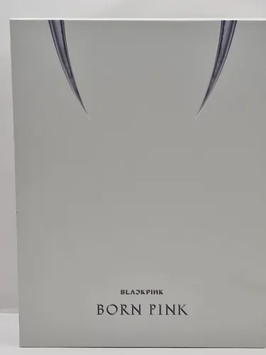Blackpink Born Pink Version (CD) - Weltmusik-CD von Blackpink, erschienen am 23.09.2022, bietet einzigartige Klänge und exklusive Inhalte für Fans.
