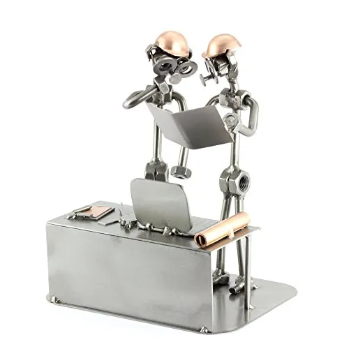 Steelman24 Schraubenmännchen Ingenieur 2 Personen – Handgefertigte Stahlfigur aus Deutschland - Einzigartige handgefertigte Metallfigur von Steelman24, ideal als kreatives Geschenk für Männer, Frauen, Kollegen oder als witzige Deko für Büro und Zuhause. Hochwertige Qualität und individuelle Gestaltungsmöglichkeiten.