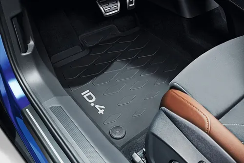 Volkswagen 11B06150282V Gummi Fußmatten Premium - Premium Allwettermatten für VW ID.4, 100% passgenau, rutschfest und abwaschbar. Besonders leicht dank spezieller Materialzusammensetzung und mit ID.4 Schriftzug.