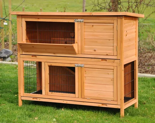 Nanook Kleintierstall Bommel 122 x 50 x 101 cm natur - Kleintierkäfige, wetterfester zweistöckiger Stall mit getrennt nutzbaren Etagen, hochwertigem Nadelholz und einfacher Reinigung dank ausziehbarer Wannen.