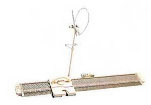 SILVER REED Strickmaschine LK150 - Strickmaschine mit 150 Nadeln, ideal für kreative Strickprojekte. Inklusive deutscher Anleitung und Schulungs-DVD für einen einfachen Start.