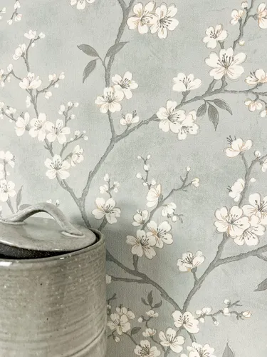 Newroom Vliestapete Kirschblüten Grau - Elegante Vliestapete mit floralen Kirschblüten in hellgrau und weiß, ideal für Wohnzimmer, Schlafzimmer oder Küche. Wasser- und Dampfbeständig, leicht zu verarbeiten und restlos abziehbar.