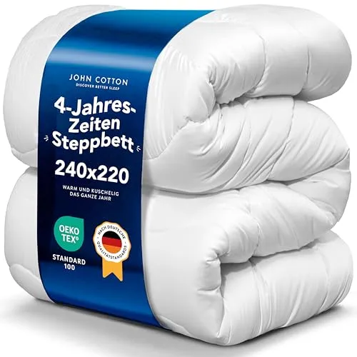John Cotton 4 Jahreszeiten Bettdecke 240x220 - Atmungsaktive Microfaser Steppdecke für Sommer & Winter - Die 4 Jahreszeiten Bettdecke bietet optimalen Schlafkomfort das ganze Jahr über. Mit innovativer SMART STITCH Technologie und allergikerfreundlicher Füllung aus Mikrofaser sorgt sie für ein angenehmes Schlafklima.