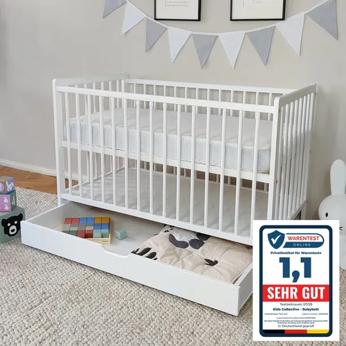 Kids Collective Babybett 60x120 mit Schublade - Hochwertiges Gitterbett aus Kiefern-Vollholz, höhenverstellbar und mit herausnehmbaren Sprossen. Ideal für Babys von Geburt bis 3 Jahre, mit praktischer Schublade für Ordnung im Kinderzimmer.