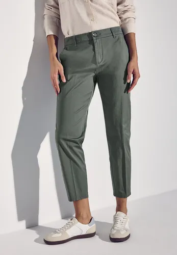 STREET ONE Damen A378680 Softe Twill Chino in Muse Green - Damen-Hosen im Casual Fit mit elastischem Bund, ideal für Komfort und Stil im Alltag.