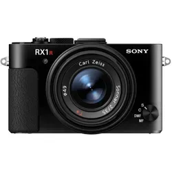 Sony DSC-RX1R II Kompaktkamera - Hochwertige Digitalkamera mit 42,4MP Auflösung, ideal für detailreiche Aufnahmen. Kompakte Bauweise und moderne Konnektivität für kreative Fotografie unterwegs.
