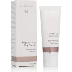 Dr. Hauschka Regenerating Day Cream 40 ml - Gesichtspflege mit regenerierenden Eigenschaften, ideal für trockene und anspruchsvolle Haut, spendet intensive Feuchtigkeit und fördert die Hautelastizität.