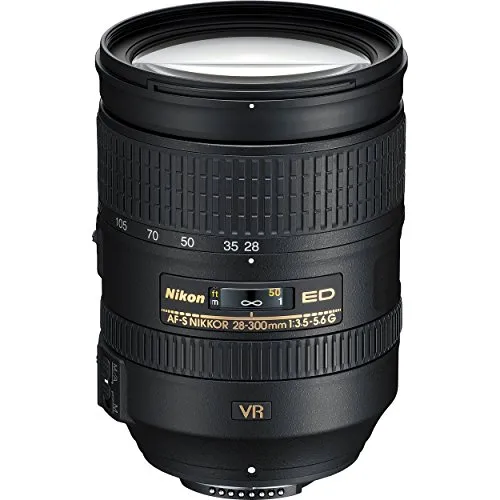 Nikon 28-300mm AF-S G ED VR Objektiv - Vielseitiges Teleobjektiv für Nikon-Kameras mit einer Brennweite von 28-300 mm. Ideal für Landschafts- und Porträtfotografie, bietet es eine hervorragende Bildstabilisierung und Autofokus.