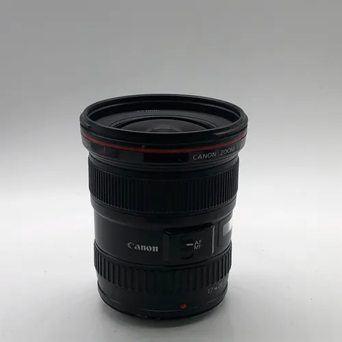 Canon EF 17-40 mm F/4.0 L USM Objektiv - Hochwertiges Zoomobjektiv mit Brennweite von 17-40 mm und einer maximalen Blende von F/4.0, ideal für Landschafts- und Architekturfotografie.