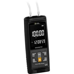 PCE PME 100 Manometer - Präzises Differenzdruckmessgerät für vielfältige Anwendungen, mit akustischem Alarm und wiederaufladbarem Akku für bis zu 13 Stunden Betriebsdauer.