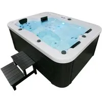 HOME DELUXE Outdoor Whirlpool WHITE MARBLE - Outdoor Whirlpool WHITE MARBLE mit 27 Massagedüsen für optimale Entspannung, inklusive Treppe und Thermoabdeckung - verwandelt Ihren Garten in einen stilvollen Wellnessbereich!