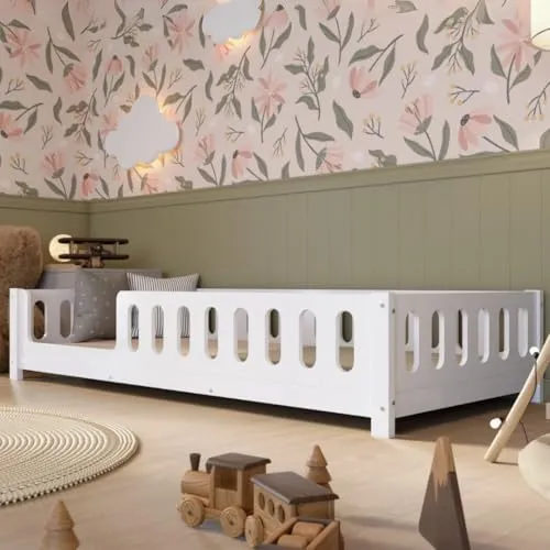 Crazy Pine Kinderbett 80x160 cm – Weißes Montessori Bodenbett mit Rausfallschutz - Sicheres Schlafvergnügen: Das Montessori Bodenbett mit Rausfallschutz bietet abgerundete Kanten für mehr Sicherheit und einen einfachen Einstieg. Ideal für selbstständige Kinder, die sicher ins Bett steigen wollen. Passend für 160x80 cm Matratzen.