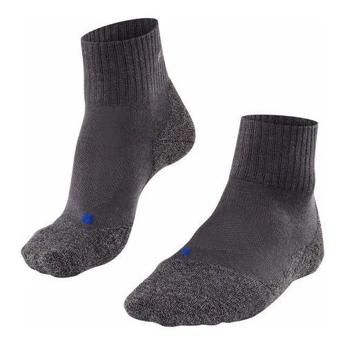 FALKE Herren Wandersocken TK2 Explore Cool Short M Sso Lyocell - Kurze Wandersocken aus atmungsaktivem Lyocell für hohen Tragekomfort. Die spezielle Polsterung sorgt für eine optimale Dämpfung und trockene Füße bei Outdooraktivitäten. Ideal für warme Temperaturen und leichte Wanderungen.