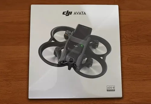 DJI Avata - FPV-Drohne mit 4K Video, superweitem 155° Sichtfeld und integriertem Propellerschutz für sicheres Fliegen