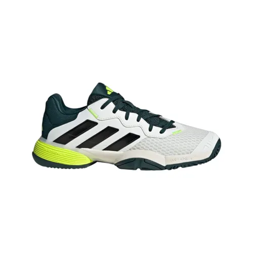 adidas Barricade Allcourt Tennisschuh - Beige 33 EU - Sportlicher Tennisschuh mit Schnürverschluss, ideal für alle Court-Oberflächen. Bequeme Passform und stylisches Design für den perfekten Auftritt.