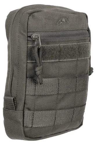 Tasmanian Tiger TT Tac Pouch 5 - Molle-kompatible Zusatz-Tasche für EDC - Praktische Zusatz-Tasche für Rucksäcke mit MOLLE-System. Optimal organisiert: Weit öffnendes Hauptfach mit Netztasche für Werkzeug oder Zubehör. Wetterfest dank integrierter Regenhülle. Maße: 20 x 15 x 5 cm, Gewicht: 170 g.