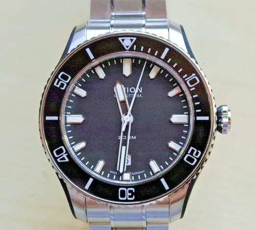 UNION GLASHÜTTE Belisar Date Sport - Elegante Automatikuhr mit schwarzem Zifferblatt - Armbanduhren für Herren, 200 m wasserdicht, mit 12-Stunden-Zifferblatt und Chronograph, ideal für Sport und Alltag.