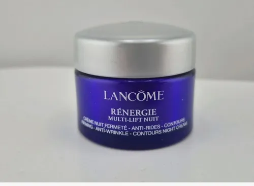 LANCÔME Rénergie Multi-Lift Nuit Nachtcreme - Nachtpflege mit Multi-Tension Komplex für ein straffendes Lifting-Effekt. Sichtbare Ergebnisse nach nur 4 Wochen: glattere Stirn, aufgepolsterte Wangen und definierte Konturen.