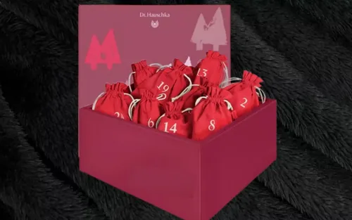 Dr. Hauschka Beauty Adventskalender 2024 – 24 handgenähte Säckchen - Adventskalender für Damen mit 24 exklusiven Gesichts- und Körperpflegeprodukten, ideal für ein schönes Weihnachten, hergestellt in Deutschland.