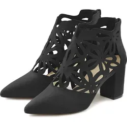 LASCANA High-Heel-Stiefelette mit femininer Spitze und Blockabsatz - Wanderschuhe mit modischem Design, femininer Spitze und komfortablem Blockabsatz für stilvolle Auftritte.