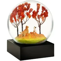 CoolSnowGlobes Herbstfreunde Schneekugel - Nussknacker mit handgefertigter Schneekugel, die einen Golden Retriever und Jack Russell Terrier im Laub zeigt. Ein einzigartiges Deko-Highlight für Ihr Zuhause!