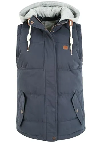 OXMO Lewonda Damen Steppweste Outdoor Weste, Größe XS, Farbe: Insignia B - Kompakte Steppweste mit abnehmbarer Kapuze und zwei praktischen Taschen. Ideal für Outdoor-Aktivitäten, leicht kombinierbar und sorgt für angenehme Wärme. Perfekt für jeden Anlass!