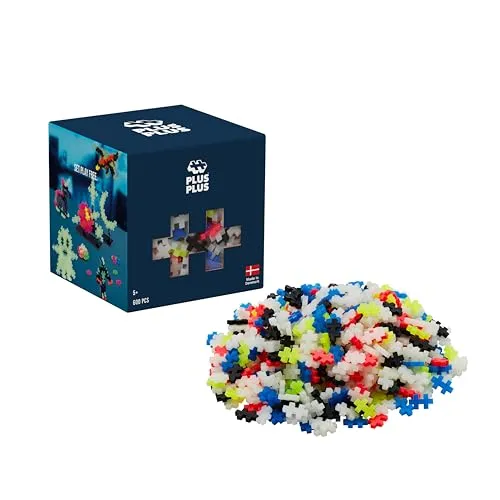 Plus-Plus 3974 Konstruktionsspielzeug - Glow Farbmix - Bauspielzeug & Konstruktionsspielzeug, 600 nachtleuchtende Bausteine fördern Kreativität und bieten endlose Bau-Möglichkeiten für Kinder ab 5 Jahren.