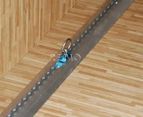 Fiamma Garage-Bars Premium Befestigungsschienen 60cm - Hochwertige Aluminiumprofile für eine einfache und sichere Montage an Wand oder Boden. Mit flexiblen Halterungen und Schnellverschluss für sicheres Verzurren von Gepäck.