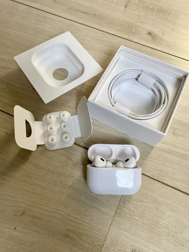 Apple AirPods Pro 2 + Hülle