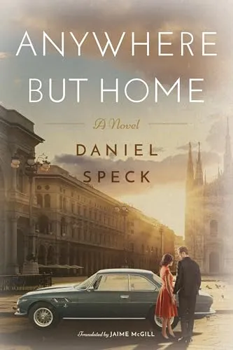 Anywhere But Home: A novel by Daniel Speck [Paperback] - Fesselnder Roman von Daniel Speck, 478 Seiten im handlichen Paperback-Format, ideal für Hörbuchliebhaber und Buchfreunde.