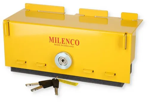Milenco Diebstahlsicherung BC Lock für Fiat Ducato - Caravan-Zubehör mit Hochsicherheitsschloss, das Brems- und Kupplungspedale sicher verriegelt und somit effektiven Diebstahlschutz bietet.