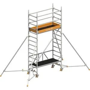 Layher Rollgerüst Zifa P2 mit Gerüststützen 4,61m AH - Gerüst für Arbeiten in geringer Höhe, einfach auf- und abbaufähig. Aluminium-Konstruktion mit stabilen Lenkrollen für hohe Standfestigkeit und maximale Arbeitshöhe von 7,75 m.