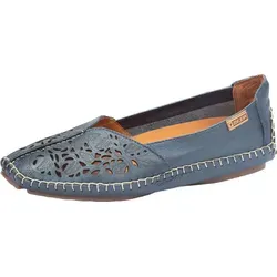 Pikolinos Mokassins Jerez für Frauen - Farbe Azul - Slipper aus hochwertigem Leder mit floralem Muster, ideal für den täglichen Komfort. Einfaches Hineinschlüpfen und eine flache, profilierte Laufsohle sorgen für ein angenehmes Tragegefühl.