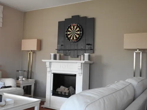 WDS Dartscheibe WOODEN Dartboard Surround, (Premium Dart-Wandschutz, Burned Look (Geflammt) oder Color Design), Optionaler Tablet-Halter, Anthrazit