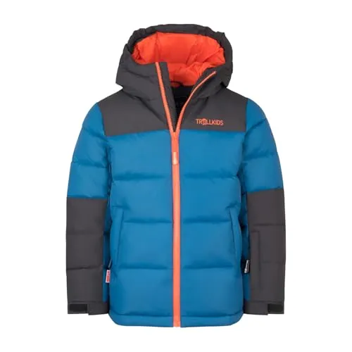 Trollkids Kid's Narvik Jacket Pro - Winterjacke für Kinder Gr 128 blau - Wasserdichte Winterjacke in Blau, Gr 128, ideal für Skiaktivitäten. Wind- und isolierend mit Kapuze, perfekt für kalte Tage. Entdecken Sie weitere Trollkids Produkte bei Bergfreunde.de!