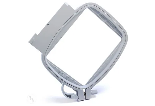 Husqvarna Viking Näh- und Stickmaschine Small Square Hoop 80 x 80 mm - Stickmaschine mit kleinem Quadrat-Hoop für präzise Ergebnisse bei kleinen Projekten, inklusive Stickmuster-CD und Gutschein für Gratismuster.