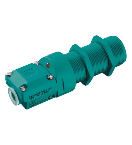 Pepperl+Fuchs Induktiver Sensor NJ10-30GKK-N - Näherungssensor mit 10 mm Schaltabstand und 300 Hz Schaltfrequenz, ideal für präzise Positionserkennung in industriellen Anwendungen.