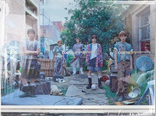 COLOR OUTSIDE THE LINES (Scene 2 Ver.) - Pop aus Korea - Das Debüt-Album der neuen Boyband Cortis von Bighit Music begeistert mit frischen Klängen und einzigartigem Stil.