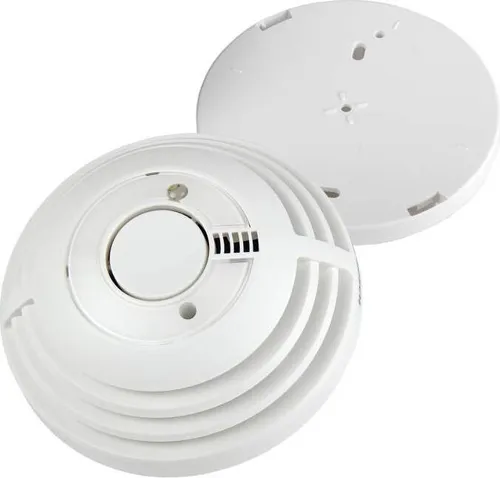 Bosch Smart Home Rauchmelder mit App-Funktion - Rauchmelder für Deutschland und Österreich, alarmiert zuverlässig bei Rauch und Feuer, kompatibel mit Apple Homekit, inklusive App-Benachrichtigungen und integrierter Sirene.
