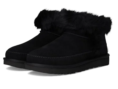 UGG Classic Ultra Mini Chalet Stiefel Schwarz EU 39 - Die UGG Classic Ultra Mini Chalet Stiefel aus weichem Wildleder bieten höchsten Komfort und stilvolles Design. Mit warmem Innenfutter und stabiler Sohle sind sie ideal für die kalte Jahreszeit und vielseitig kombinierbar.